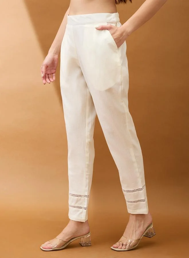 جلو باص بنطال بخصر متوسط وتفاصيل دانتيل وتصميم ذاتي